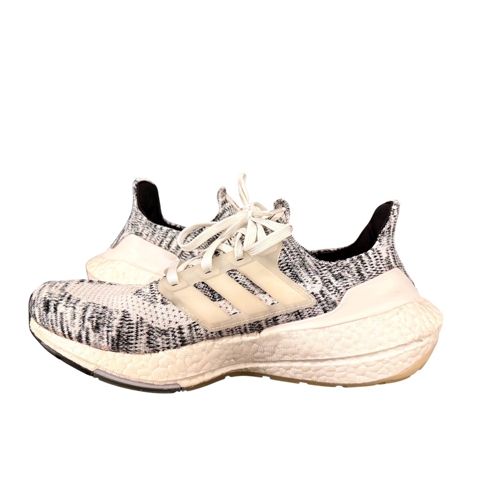 Adidas Ultraboost 22 Women's Size‎ 8.5 White Gray Knit Running Shoes Sneakers